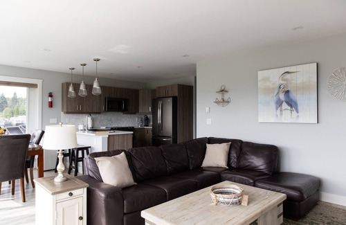 Courtenay Casa | Ocean trails, 25 minutes to Mt. Washington and minutes from Courtenay.
