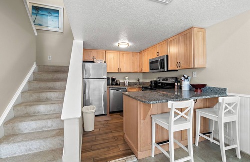 Cape Caneveral Beach Gardens Condominio | Ocean View, 2 Primary Suites, Heated Pool, Beach