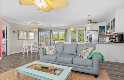 Emerald Isle Casa | Ocean View 3BR w/ Pool, Game Room & Decks – Short Walk to Beach!