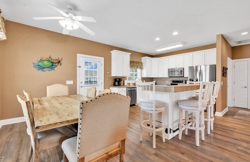 Cherry Grove Beach Cabaña | Ocean View 4BR Private Home with Pool at 2901 Nixon Street. Sleeps 12