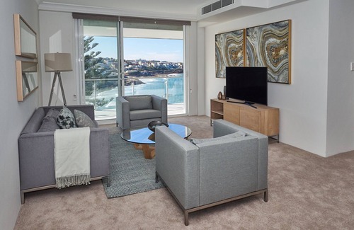 Bronte Apartamento | Apartamento con vista al mar con un paseo a la playa de Bronte