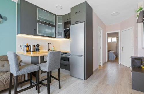 Santiago del Teide Apartamento | Ocean View Arenas Negras, Newly Renovated