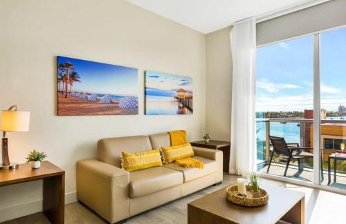 Hollywood Lakes Apartamento | Ocean View - Balcony - Hollywood Beach Broad-walk