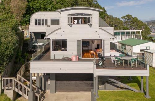 Tairua Casa | Ocean View Beach Beauty - Tairua Holiday Home
