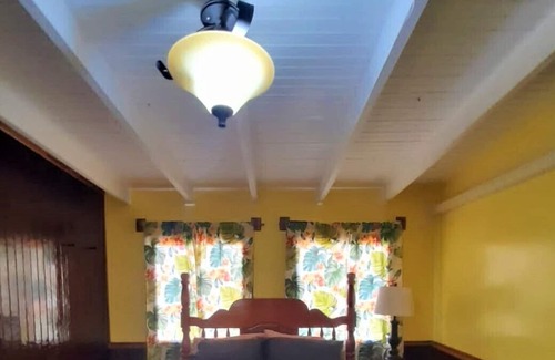 Gales Point Apartamento | Ocean View Beach Front Green Cabana 3, AC, Wi-Fi, Swim Pool