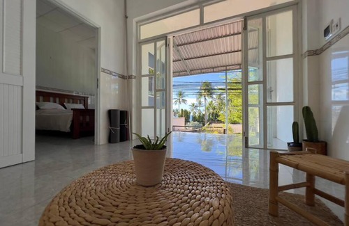 East Ham Tien Beach Casa | Ocean View Beach House
