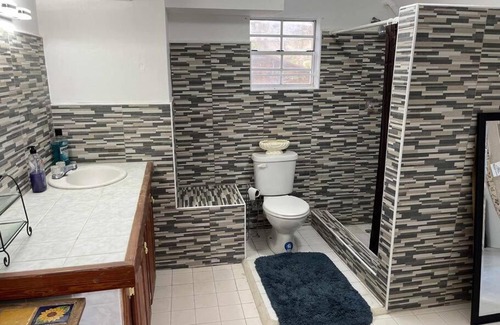 Rock Hall Apartamento | Ocean view, breezy 2-Bedroom Apt by the cliff