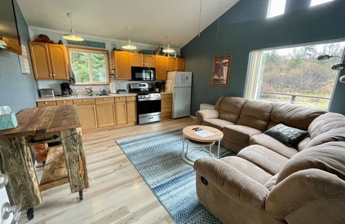 Anchor Point Cabina | Ocean-view Cabin on the Anchor Point Bluff