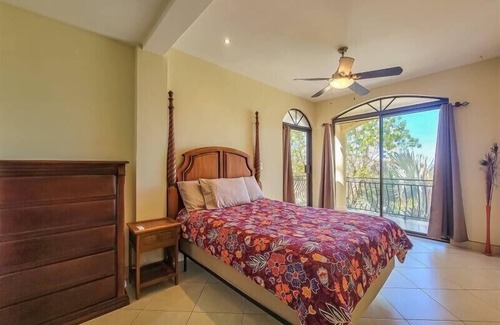 Coco Condominio | Ocean View Condo With infinity pool