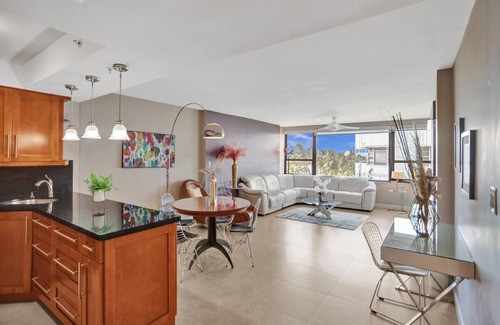 La Gorce Apartamento | Ocean View Condo / Beach Service & Pool / 618