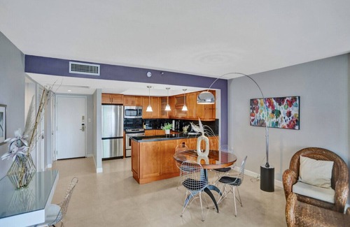 La Gorce Apartamento | Ocean View Condo / Beach Service & Pool / 618