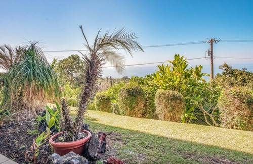 Honalo Condominio | Ocean-view condo in great location with outdoor pool, sports courts, & lanai