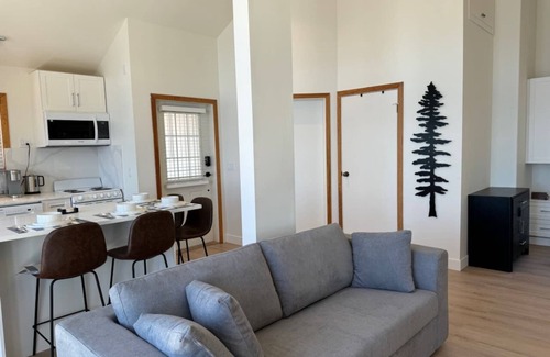 Pender Island Cabina | Ocean View Cottage at Sahhali on the Bluffs