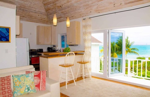 Nassau Apartamento | Ocean View Cottage at Orange Hill Beach