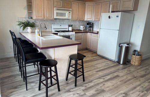 Depoe Bay Cabaña | Ocean view cottage with hot tub