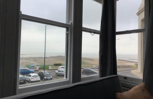 Margate Casa | Ocean view double with ensuite, with access to private garden and bike store