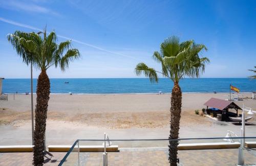 Rincón de la Victoria Apartamento | Ocean View on the Beach in the Center of Town!