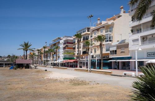 Rincón de la Victoria Apartamento | Ocean View on the Beach in the Center of Town!