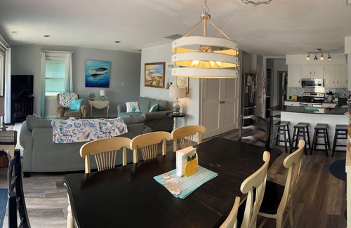 Emerald Isle Cabaña | Ocean view family cottage, just steps from the sea and close to everything.