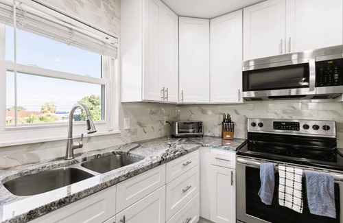 St. Petersburg Casa | Ocean view from the Balcony ! Close to downtown and beaches