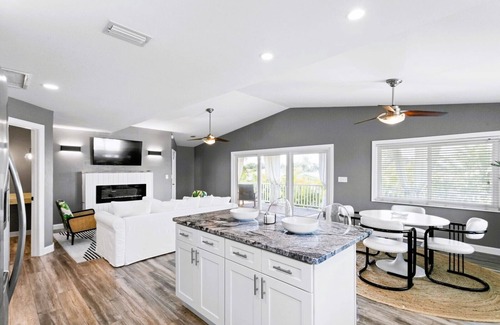 St. Petersburg Casa | Ocean view from the Balcony ! Close to downtown and beaches