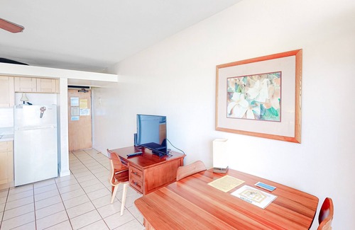 Maunaloa Apartamento | Ocean View, Ground-Floor Condo w/ Lanai, WiFi, Shared Pool - Walk to Beach