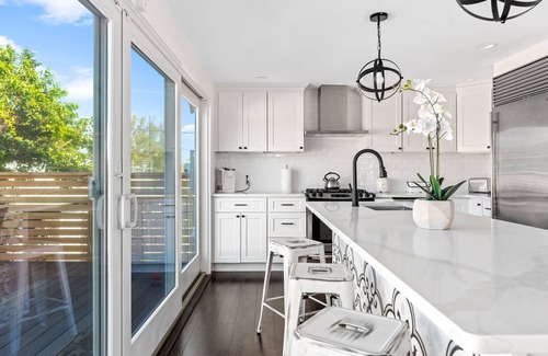 Ocean Bay Park Casa | Ocean View Home w/ a Rooftop Sundeck, Free WiFi, Private Pool, & Central A/C