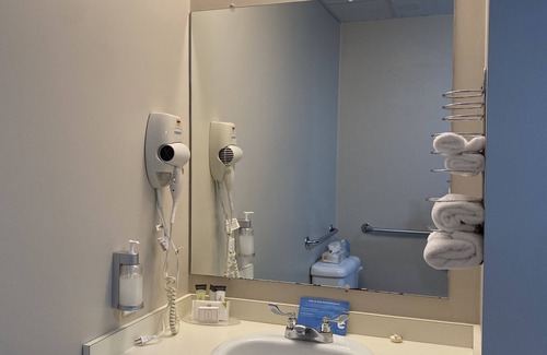 Rocky Harbour Hotel | Ocean View Hotel