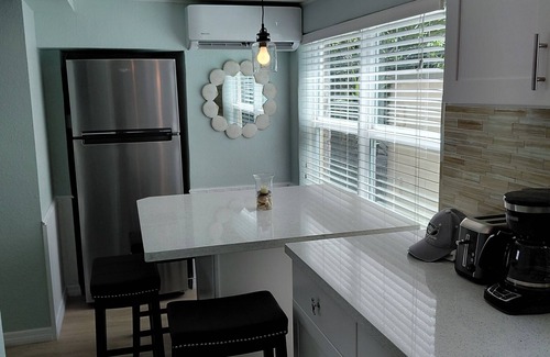 Windley Key Casa | OCEAN VIEW Islamorada 1/1 newly refreshed concrete house, & tiki in Islamorada