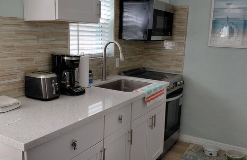 Windley Key Casa | OCEAN VIEW Islamorada 1/1 newly refreshed concrete house, & tiki in Islamorada