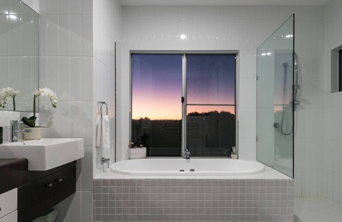 Castaways Beach Casa | Pristine 3 Bedroom Oceanfront Holiday Home on the Sunshine Coast