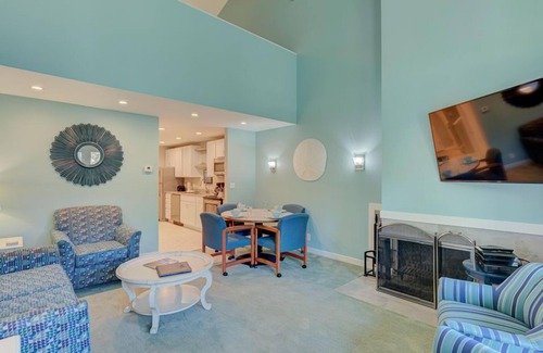 Otter Rock Apartamento | Ocean-View Loft with Kitchen & Balcony