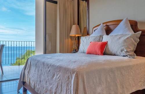 Playa Flamingo Condominio | Ocean View Luxury Condo at Flamingo Towers
