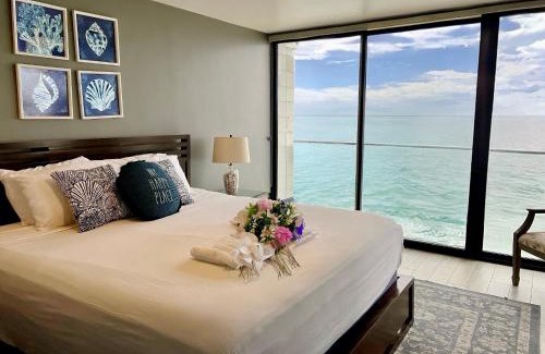 North Pacific Beach Apartamento | Ocean View Luxury Condo Oceanfront and Pool
