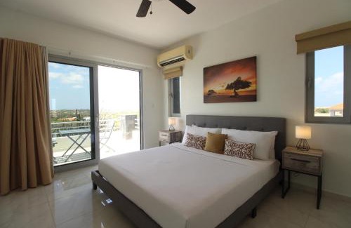 Alto Vista Apartamento | Ocean View Mansion 8 min to Palm Beach