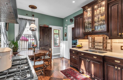 Ocean Grove Casa | Ocean View, Pathway Situated, Large Wrap Around Porch, Private Parking!