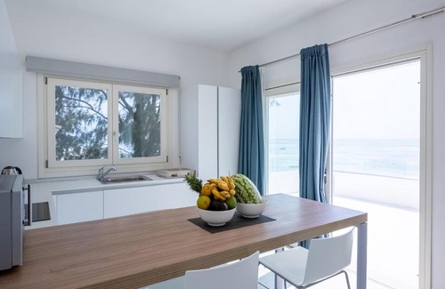 Kiwengwa Apartamento | Ocean View Penthouse with Jacuzzi Elias Homes ZanzibarHouses