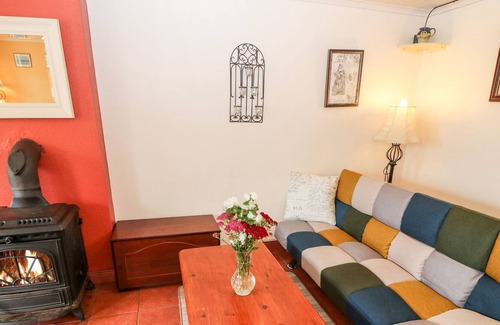 Ardnatrush Cabaña | OCEAN VIEW, pet friendly, with open fire in Skibbereen, County Cork