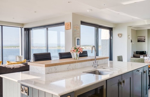 Lecemy Casa | Ocean View | Pizza Oven, Sports Pitch & Games Room