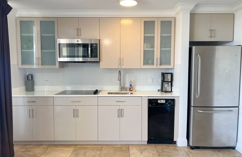 Waikiki Condominio | Ocean View Regency 1-Bedroom on Beach Walk | Lanai