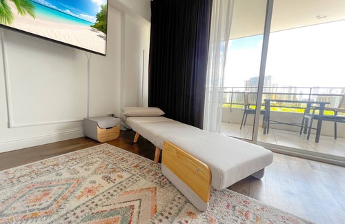 Waikiki Condominio | Ocean View Regency 1-Bedroom on Beach Walk | Lanai