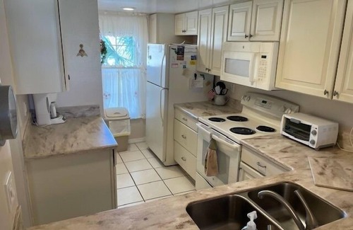 Point East Condominio | Ocean View Second Floor 2/2