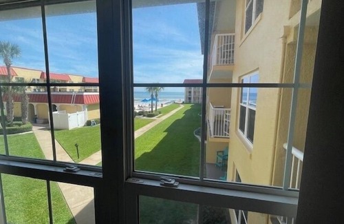 Point East Condominio | Ocean View Second Floor 2/2