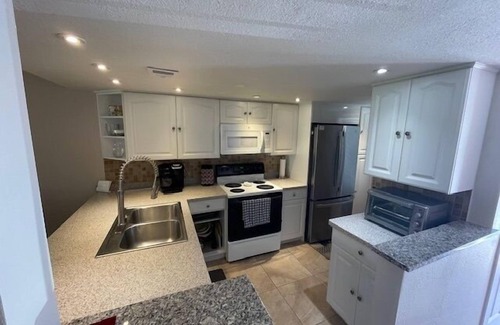 Point East Condominio | Ocean View Second Floor 2/2