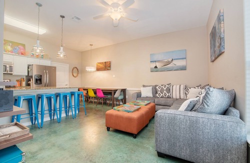 Corpus Christi Casa | Ocean view, steps from the beach!