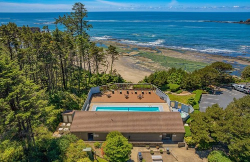 Otter Rock Apartamento | Ocean-View Suite w/2 Queen Beds & Kitchenette