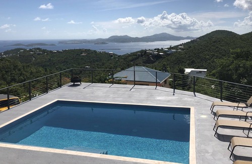 Estate Glucksberg and Grunwald Villa | ¡La única PISCINA DE TECHO en St John! Vistas al mar! Construcción a estrenar !!!
