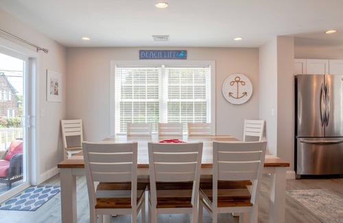Narragansett Casa | Ocean Views,150 yards to Scarborough Beach, 6 Bedrooms, 3.5 Bathrooms