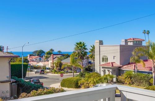 Village of La Jolla Casa | ocean views 3 blocks to beach AC downstairs