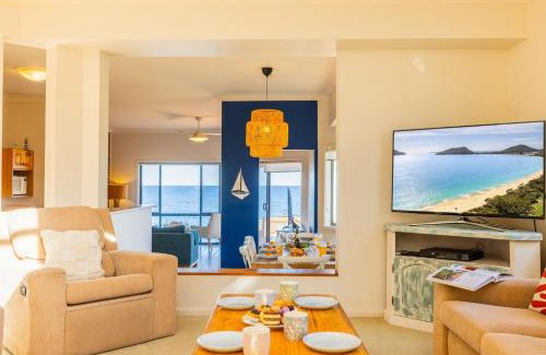 Fishermans Bay Casa | Ocean Views, 4 Ocean Street - Absolute Waterfront Retreat at Fishermans Bay